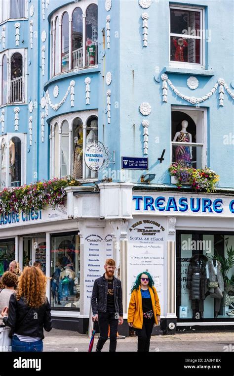 Treasure Chest Shop .